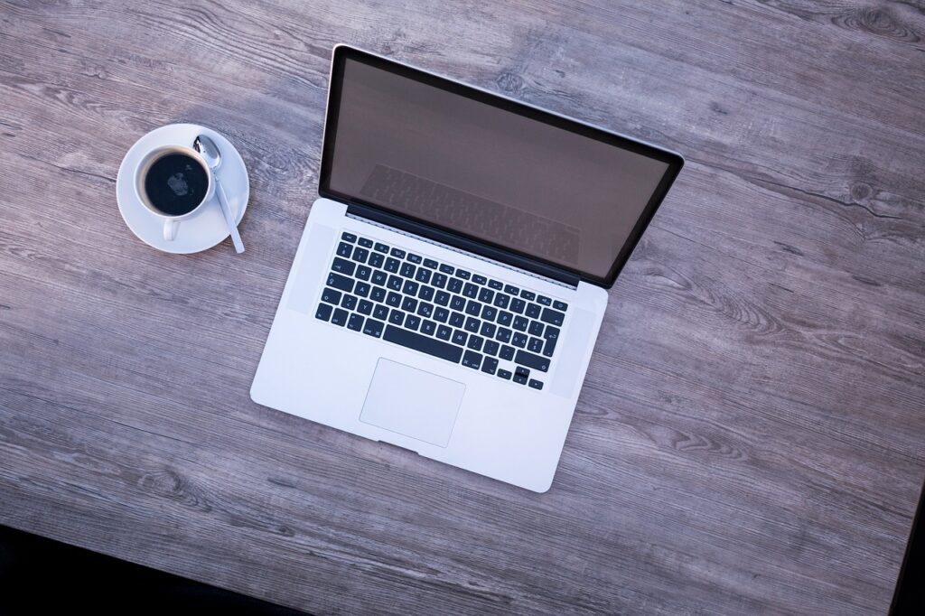 Automatic sending of webinar recordings